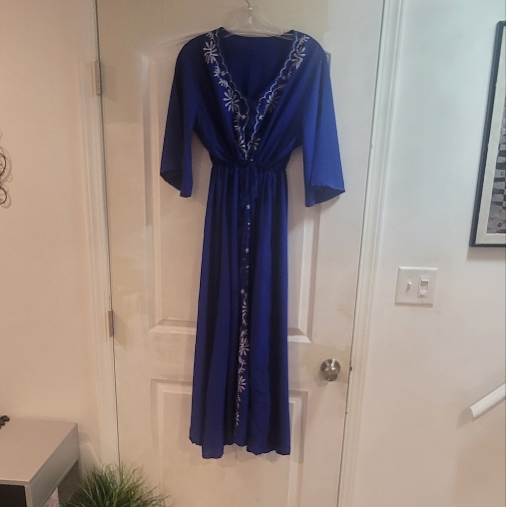 Beach dress-- cover up